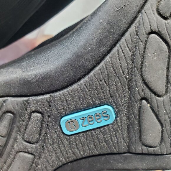 Bzees Shoes Womens 9.5 Black Textile Desire Cross Strap Sandals - Picture 8 of 11